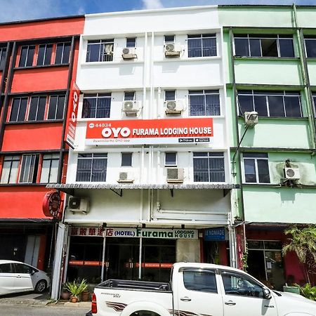 Oyo 44034 Furama Lodging House Kuching Buitenkant foto