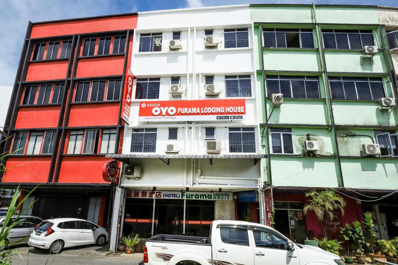 Oyo 44034 Furama Lodging House Kuching Buitenkant foto
